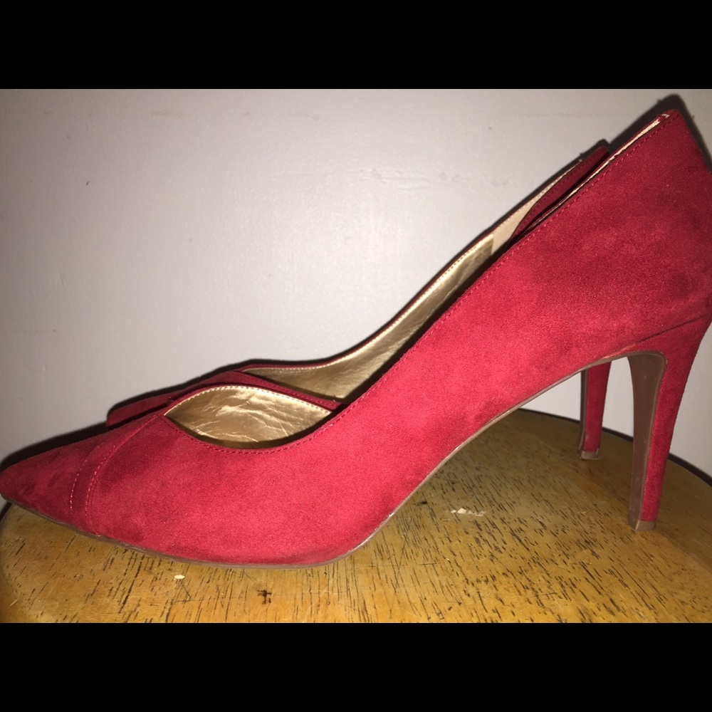Pumps - Picture 3 of 4